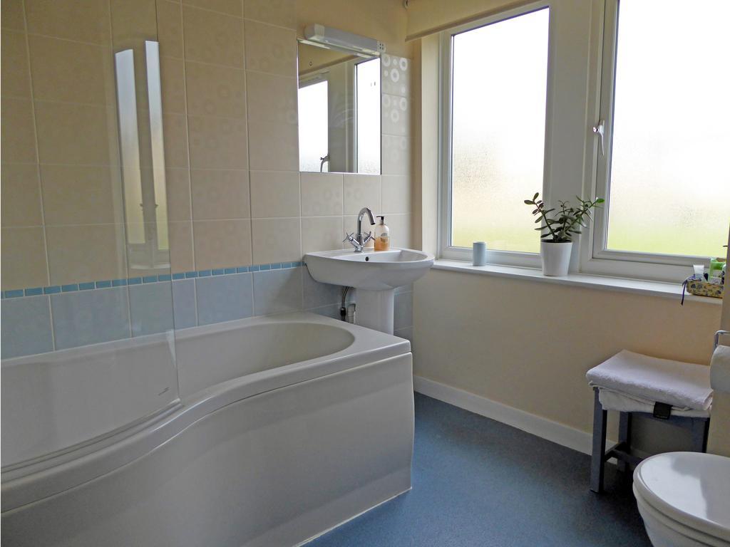 21 Park Lane Bed & Breakfast Corsham Bagian luar foto