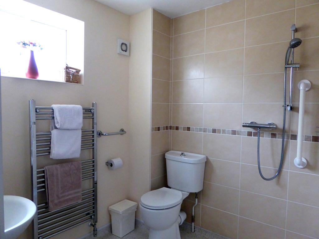 21 Park Lane Bed & Breakfast Corsham Bagian luar foto