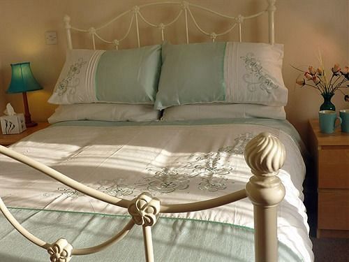 21 Park Lane Bed & Breakfast Corsham Bagian luar foto