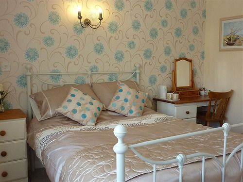 21 Park Lane Bed & Breakfast Corsham Bagian luar foto