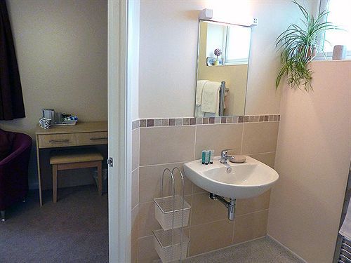21 Park Lane Bed & Breakfast Corsham Bagian luar foto